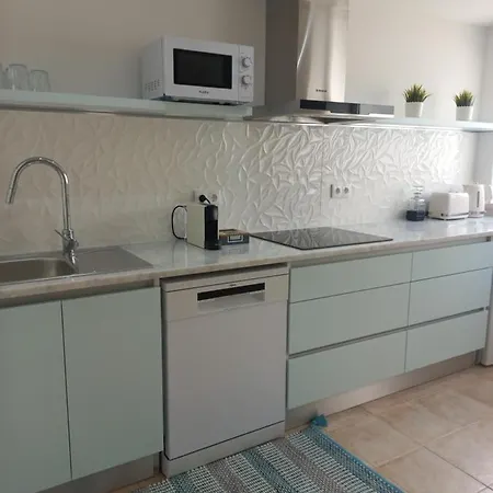 Dom wakacyjny Helena's House Nazaré