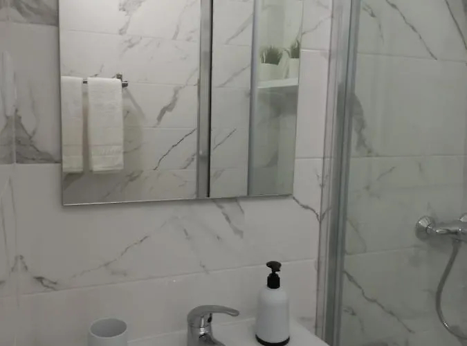 Helena's House Назаре